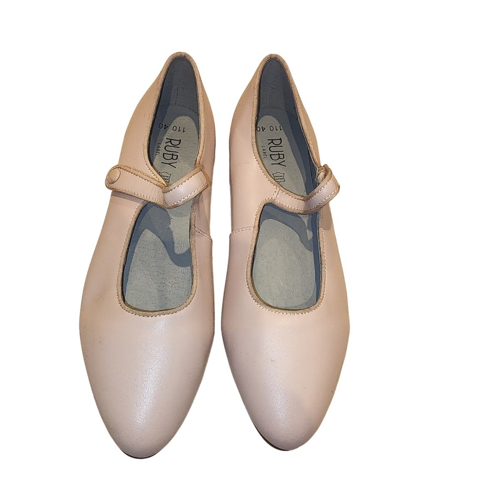 Ruby Label Mary Jane Flats Womens 9.5 (40) Nude Leather Pointed Toe Classic Chic